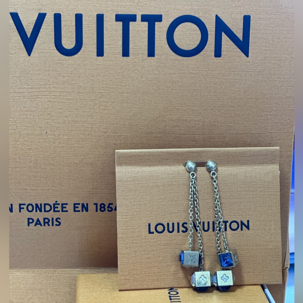 SOLD 🚨‼️ LV cubics gamble earring with Swarovski crystals
